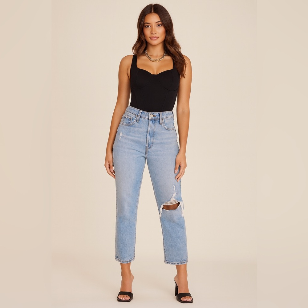 Revolve Levi’s Ribcage Straight Ankle Jeans – Light Wash Distressed Size 27